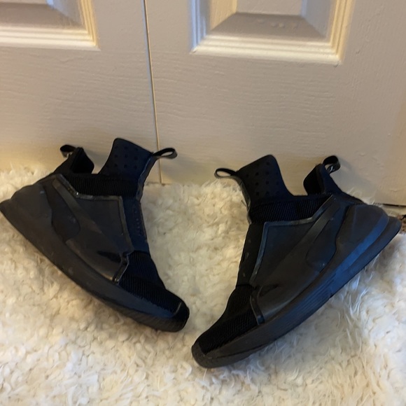 Puma running shoes - Picture 3 of 4